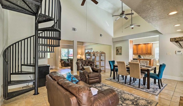 Spacious Seabrook Home with Patio 1 Mi to Beach!