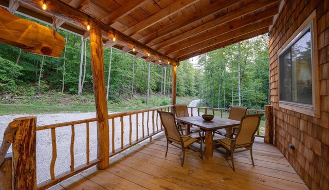 Spacious Secluded Cabin on 100 Acres Near Red River Gorge