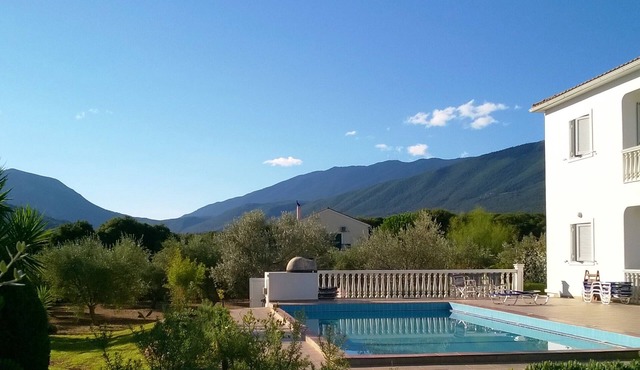 Spacious secluded rural villa with private pool, panoramic views, AC sleeps 6-13