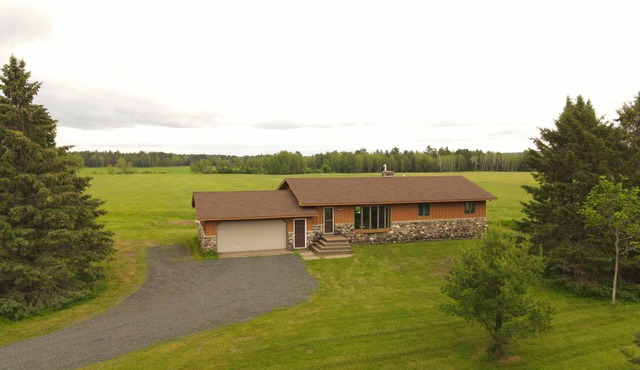 Spacious, secluded sanctuary! Very clean! 5 Queen Beds! Wildlife viewing.