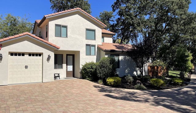 Spacious, secluded & new. Mins from downtown WC.