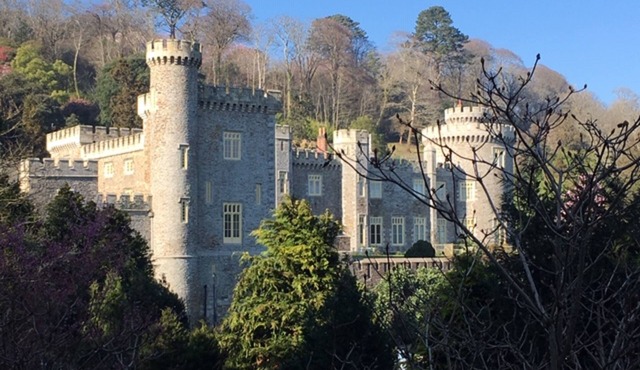 Spacious, self contained flat within this Historic Castle of Caerhays, within walking distance of th