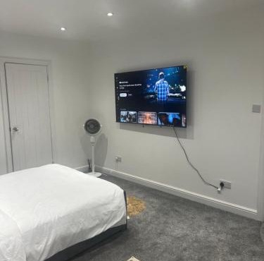 Spacious self-contained studio