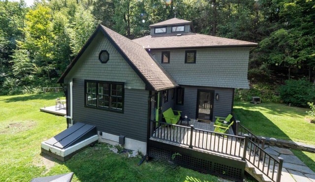 Spacious & Serene Berkshires Retreat In The Woods