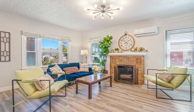 Spacious & Serene 3BR Retreat King Bed Safe Area Close to DTLA and OT Pasadena!