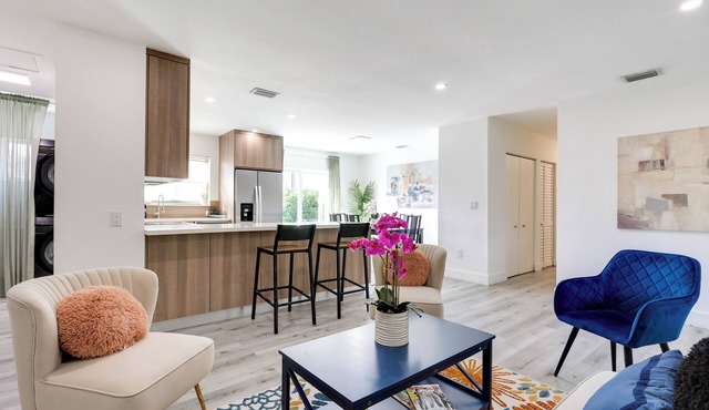Spacious + Serene Miami Home: Walk to Metrorail!