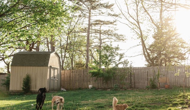 Spacious Shawnee Home - Fenced Yard - Pets Welcome - Sleeps 8