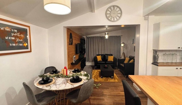 Spacious sheffield lodge