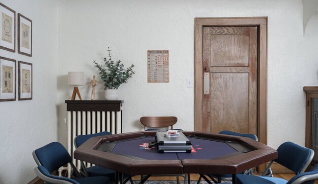 Spacious Shorewood Home - Close to Lake Dr!