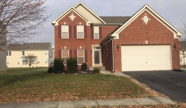 Spacious Single Family Home Near Water, Recreational Areas/Parks, and Shopping.