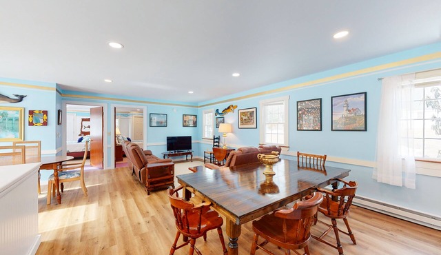 Spacious single-level duplex with fast WiFi, two full kitchens, deck, & yard