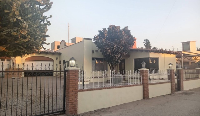 Spacious Single Story off the scenic route Tijuana-Rosarito by Convención center