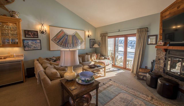 Spacious ski in double condo prime base area location by Mountaineer Square.