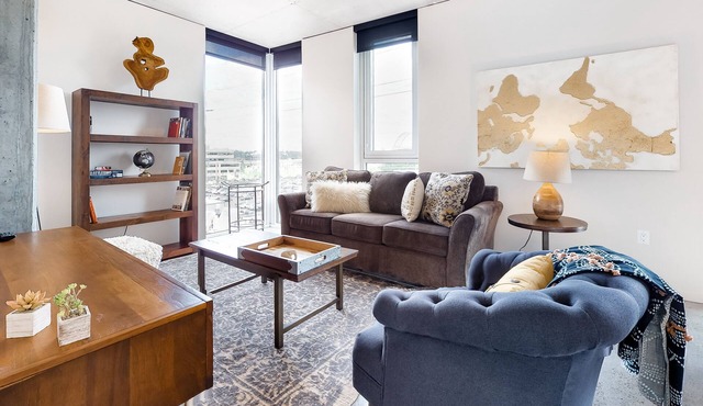 Spacious & Sleek Condo with WiFi in the Heart of Alphabet District