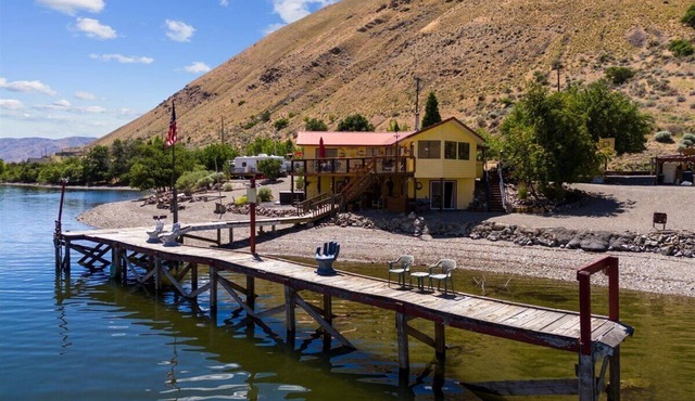 Spacious Snake River Getaway – Waterfront at Brownlee Reservoir w/Boat Launch