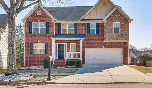 Spacious Snellville Home: 28 Mi to Atlanta!