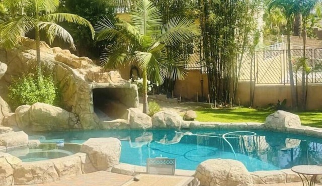 Spacious SoCal Getaway + Pool
