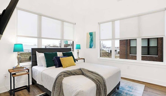 Spacious SoHo-Style Townhouse