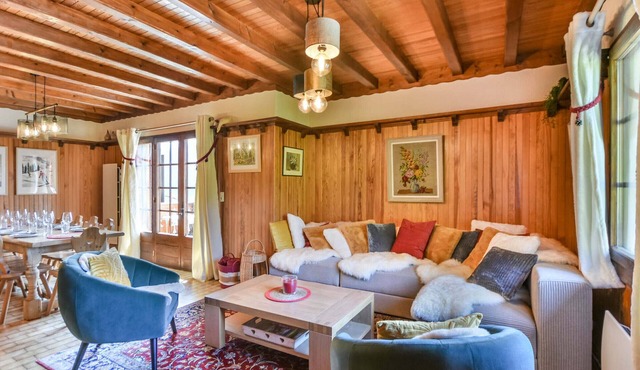 Spacious South-Facing Duplex in Quiet Chalet, 150m from Shuttle