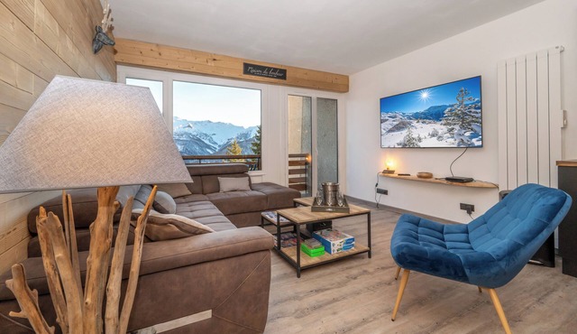 Spacious south-facing 3-room apartment for 6 people with garage