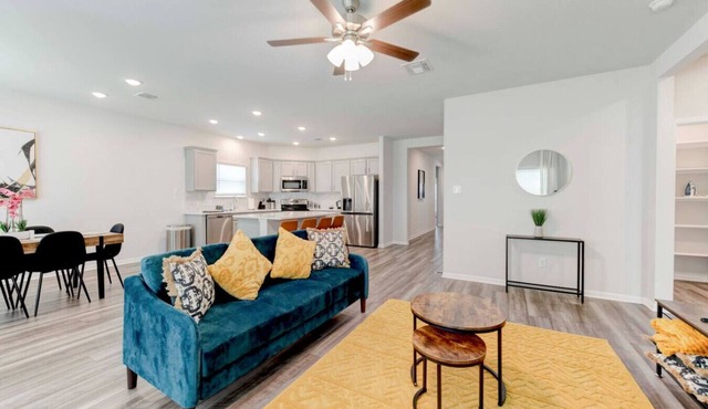 Spacious South Temple Home with 5 Bed