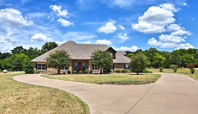 Spacious Stallion Lake Ranch Home w/Patio