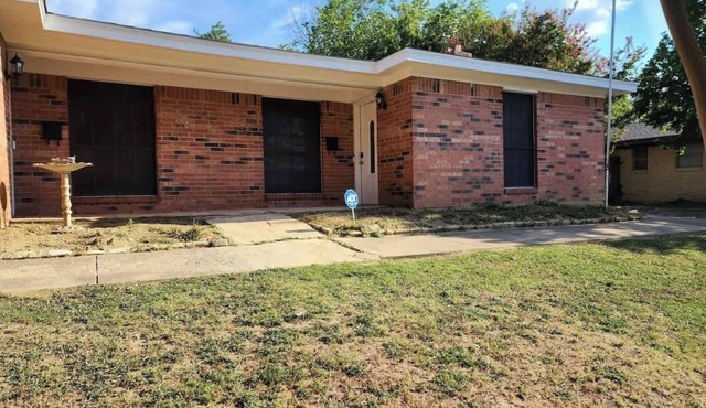Spacious Stay for 16 - Central Fort Worth