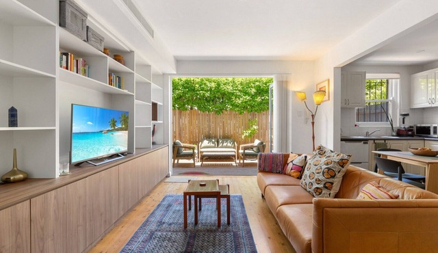 Spacious Stay Near Shops & Cafes in Marrickville