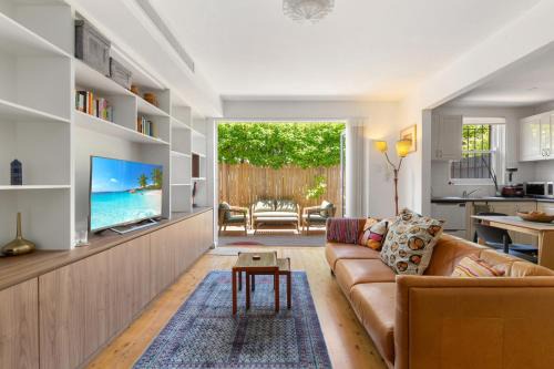 Spacious Stay Near Shops & Cafes in Marrickville