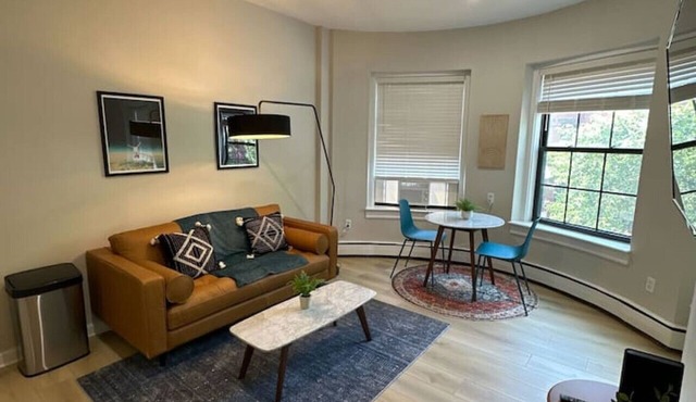 Spacious Studio! | Back Bay