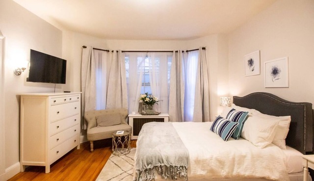 Spacious Studio, Coolidge Corner, Public Transport