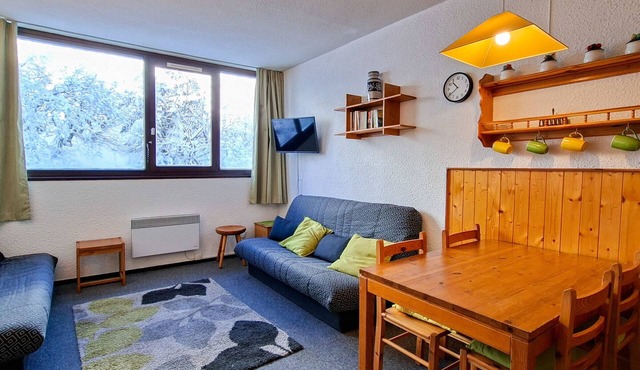 Spacious studio for 4 near the slopes