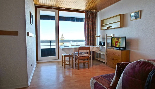 Spacious studio for 2 near slopes with balcony