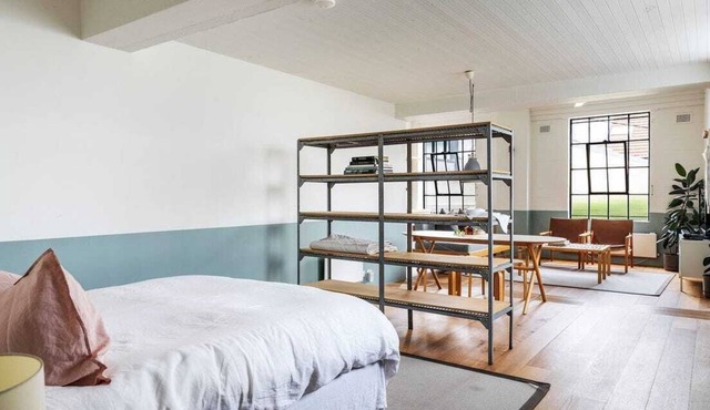 Spacious studio in Darlinghurst