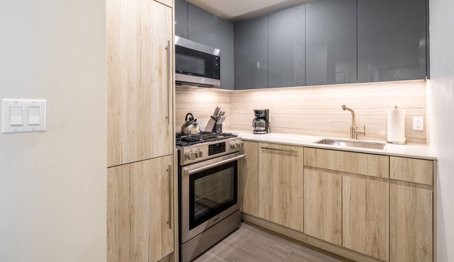 Spacious Studio in Ideal Downtown Location