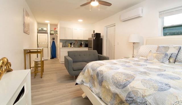 Spacious Studio minutes from Busch Gardens