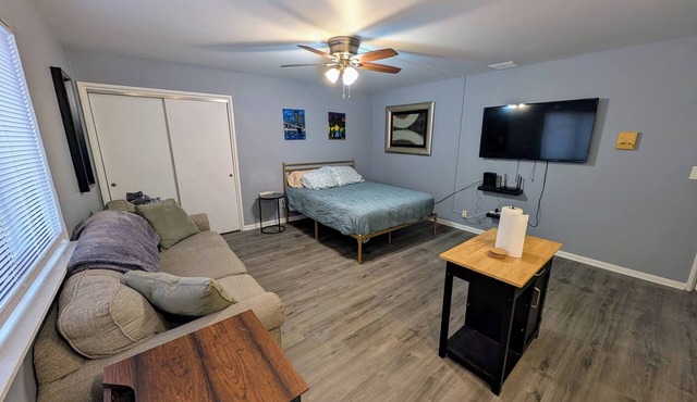 Spacious Studio near Brady St