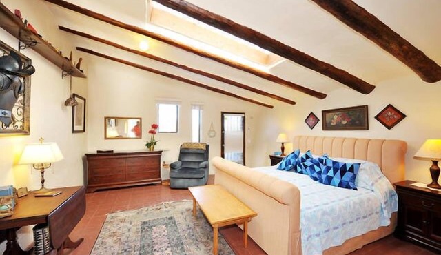 Spacious studio retreat in Santa Fe/5 miles to Plaza