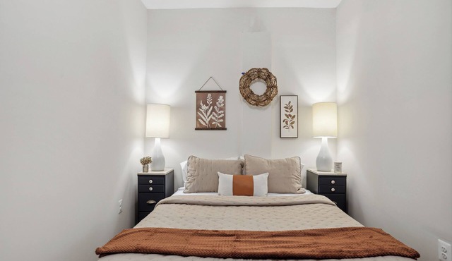 Spacious studio with full kitchen & bath near Mary Washington