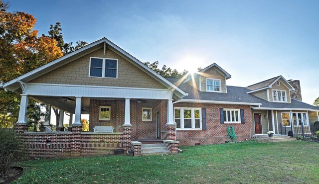 Spacious & Stunning Cleveland Getaway on 1 Acre