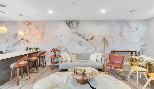 SPACIOUS & STYLISH 2BR/2BA | EASY NYC COMMUTE