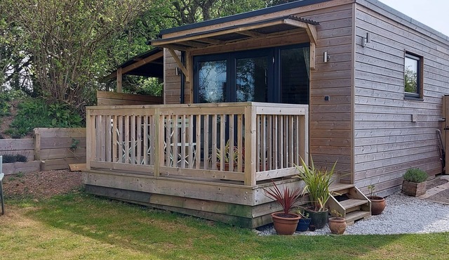 Spacious, stylish hideaway in SE Cornwall - 10mins from the beach!