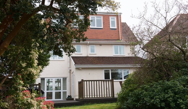 Spacious, Stylish House - 500 yards to the sea front