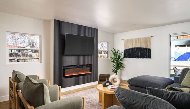 Spacious + Stylish Home w/HotTub 12min to Downtown