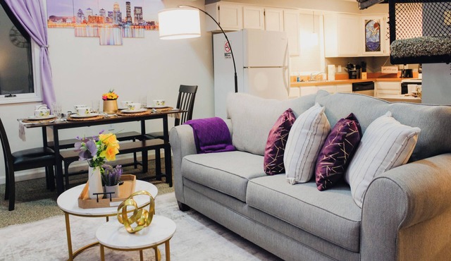 Spacious Stylish Retreat in the Heart of Clifton Neighborhood, King Bed, Coffee!