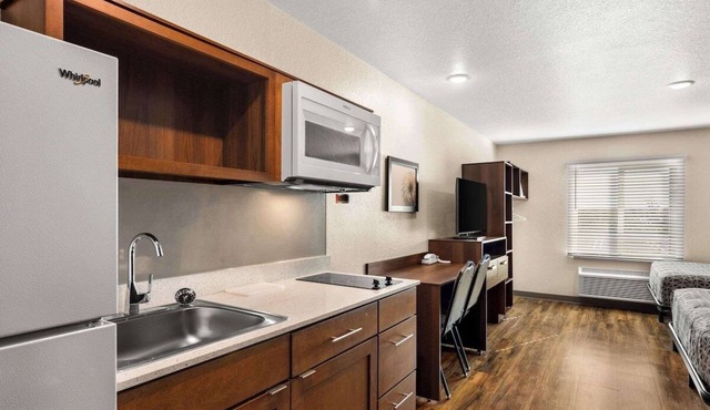 Spacious Suite | 1 King Bed | Near Port St. Lucie Pkwy