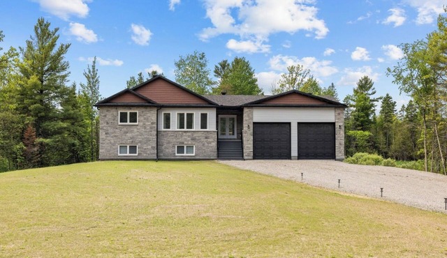Spacious Suite close to Ottawa