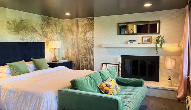 Spacious Suite Mtn Views – Peaceful & Private