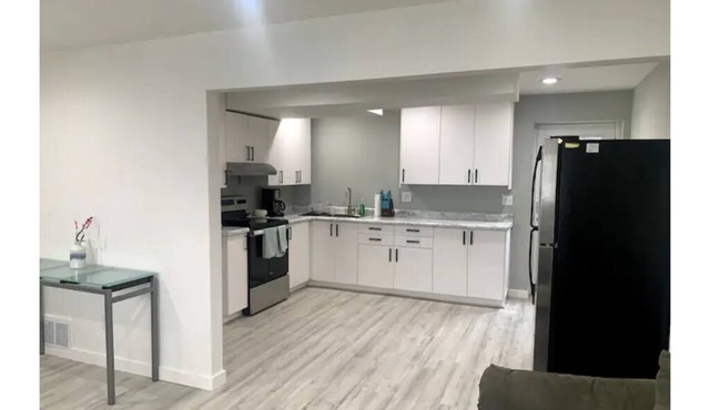 Spacious Suite, Quick Drive to Town & Mountain