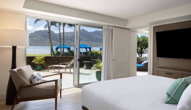 Spacious Suite w/Private Lanai | Beachfront Retreat w/Airport Shuttle
